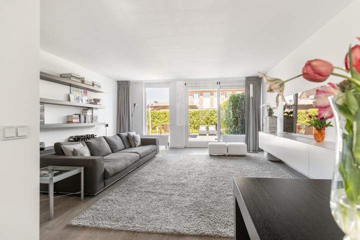 Photo 16 of Colonnade 24