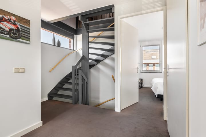 Photo 29 of Colonnade 24