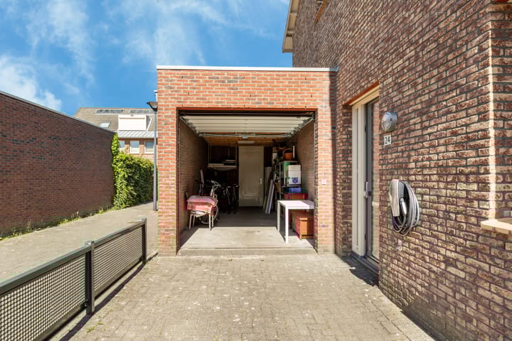 Photo 35 of Colonnade 24