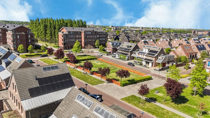 Photo 38 of Colonnade 24