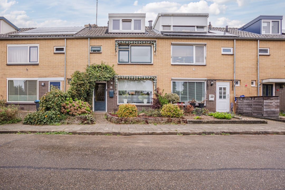 Foto 1 van Jan van Riebeeckstraat 18