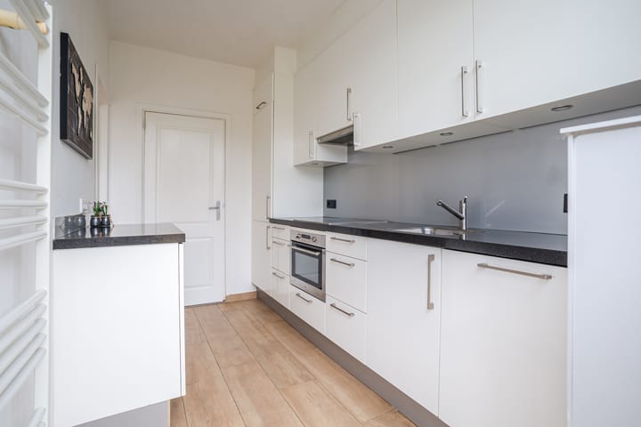 Photo 9 of Jan van Riebeeckstraat 18