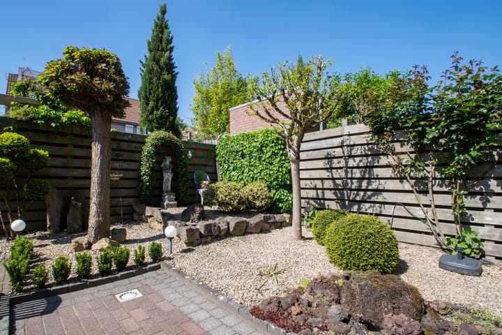 Foto 24 van Jan Mennenstraat 16