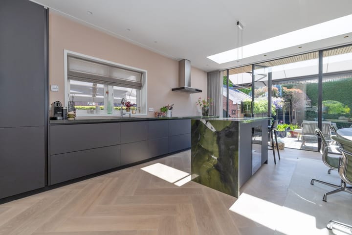 Foto 4 van C.J.van Houtenlaan 3