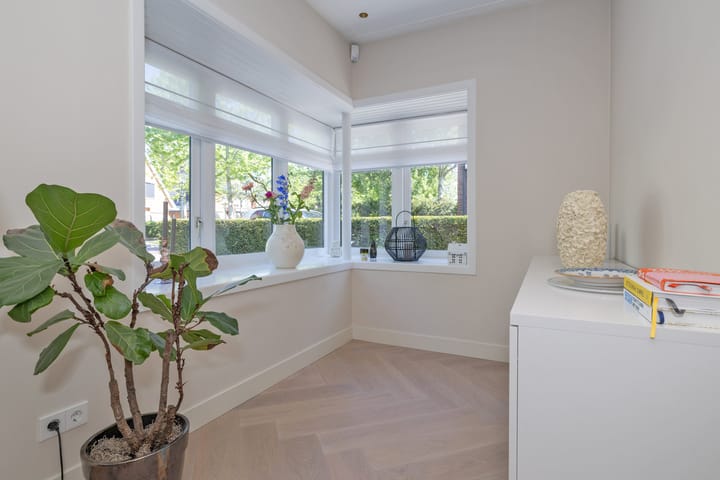 Foto 13 van C.J.van Houtenlaan 3