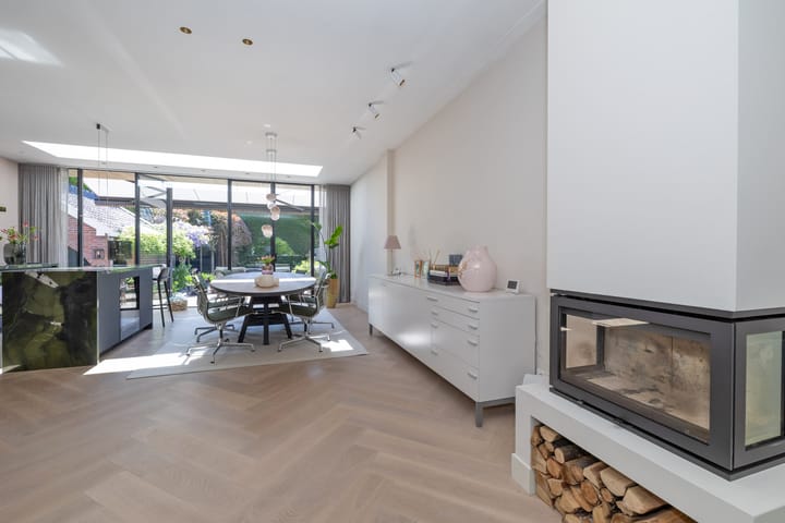 Foto 16 van C.J.van Houtenlaan 3