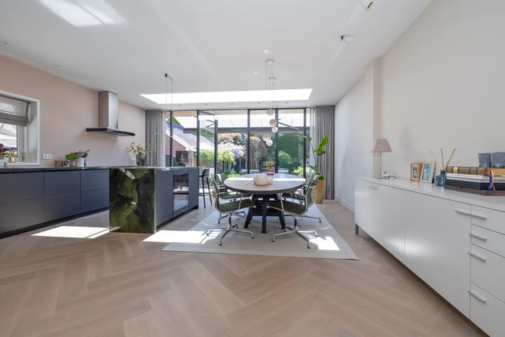 Foto 17 van C.J.van Houtenlaan 3