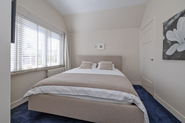 Foto 36 van C.J.van Houtenlaan 3