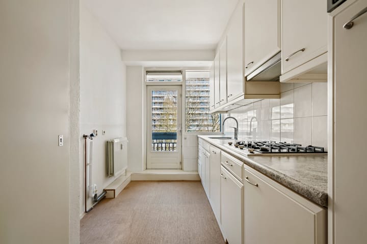 Photo 20 of Arent Janszoon Ernststraat 13