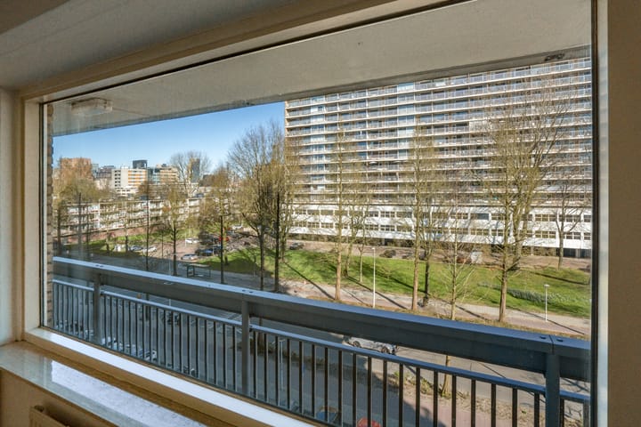 Photo 23 of Arent Janszoon Ernststraat 13