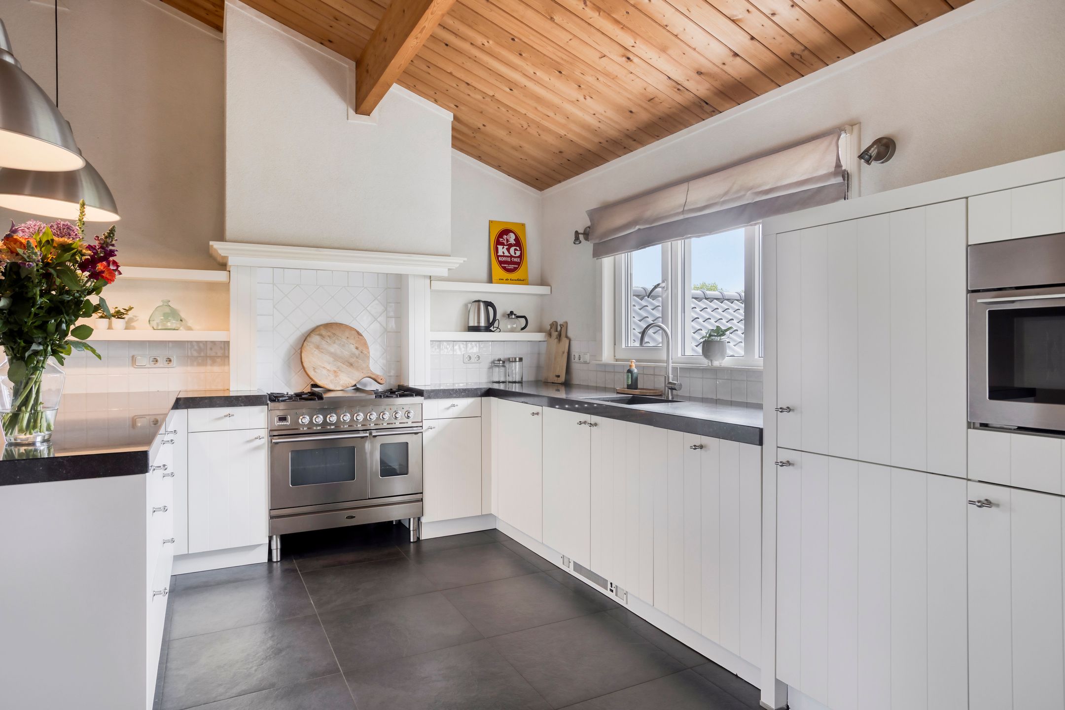 Photo 21 of Uiterwaardenstraat 32-A