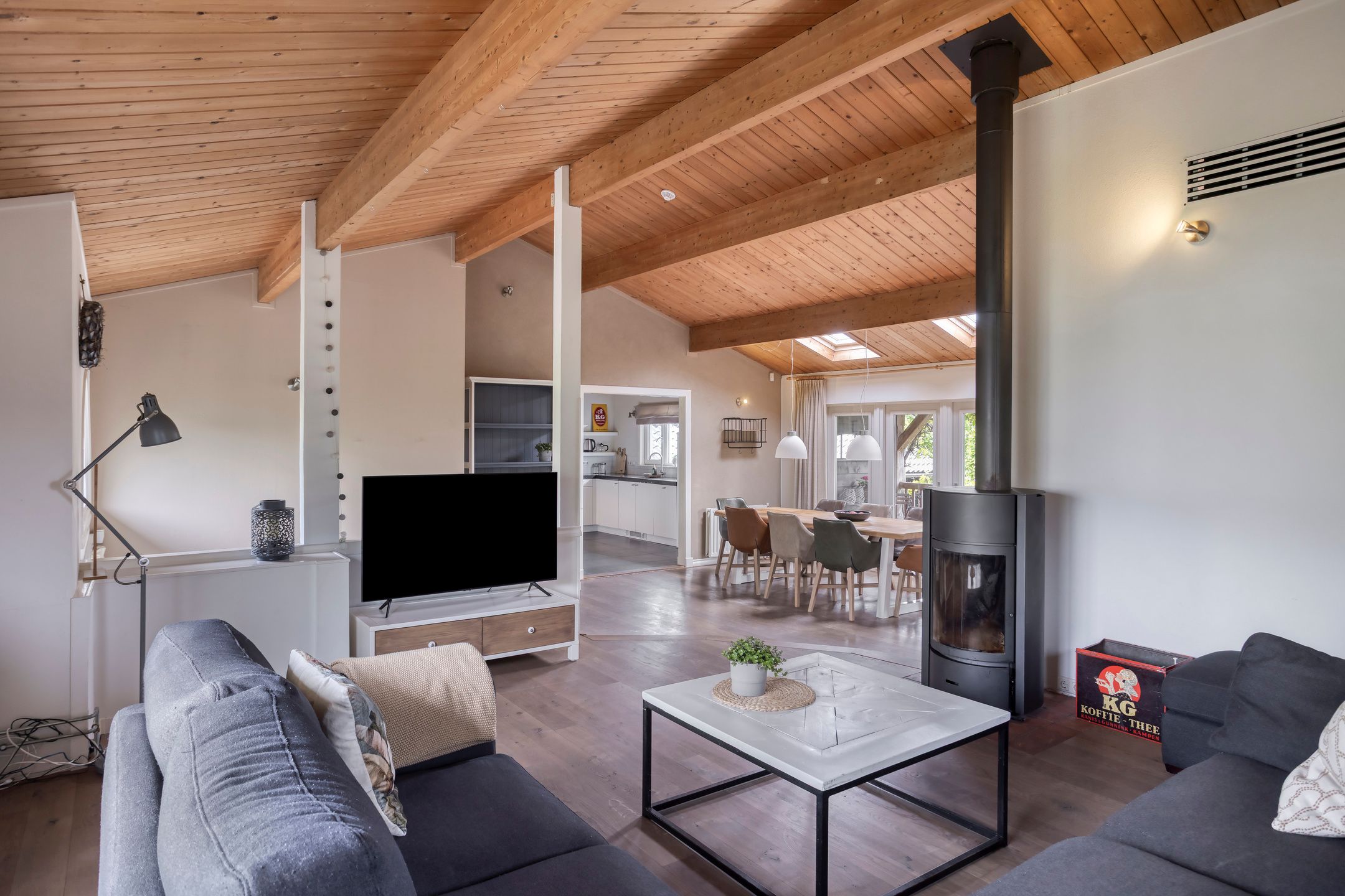 Photo 24 of Uiterwaardenstraat 32-A