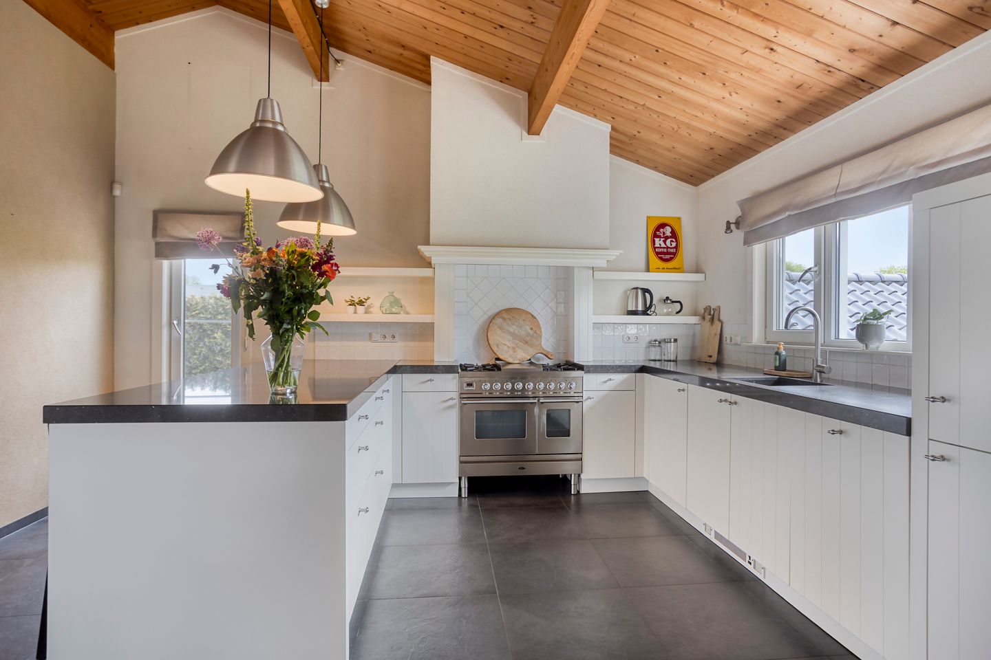 Photo 25 of Uiterwaardenstraat 32-A