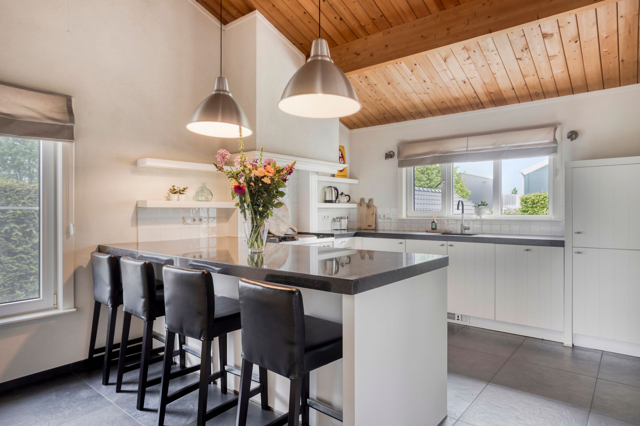 Photo 27 of Uiterwaardenstraat 32-A