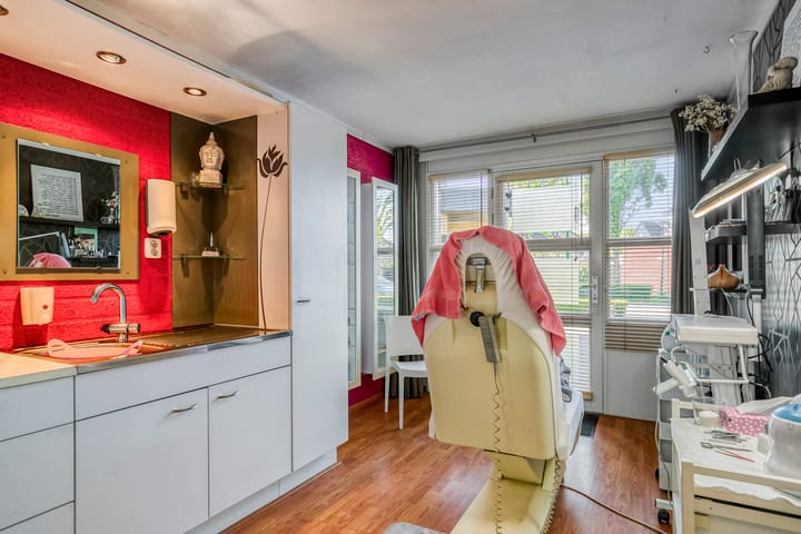 Photo 12 of Muzenlaan 88