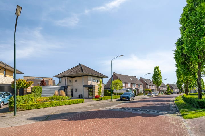 Photo 32 of Muzenlaan 88