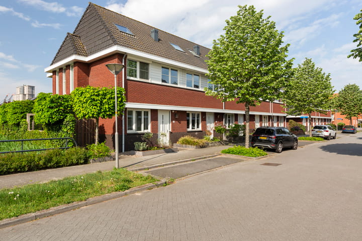 Photo 7 of Burg. Rippingstraat 1-A