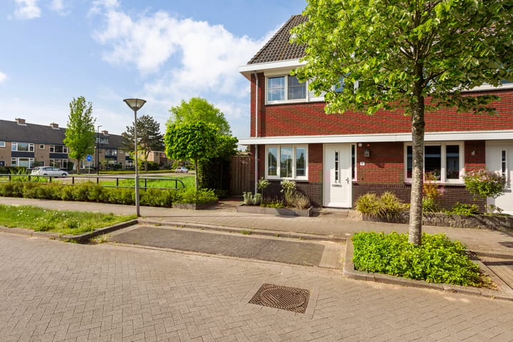 Photo 8 of Burg. Rippingstraat 1-A