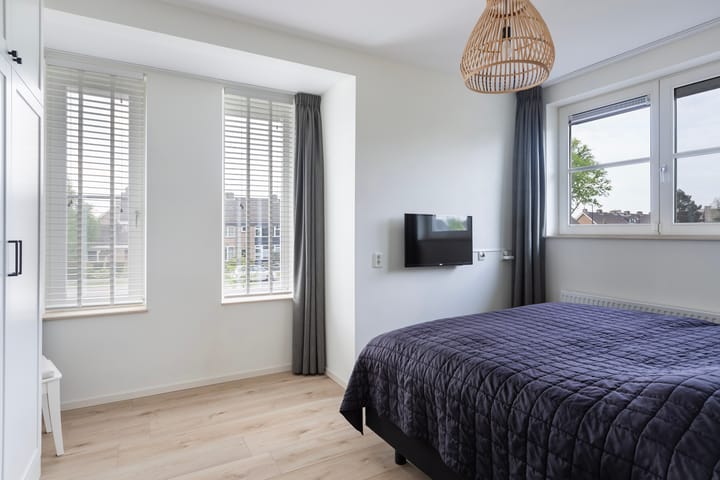 Photo 32 of Burg. Rippingstraat 1-A