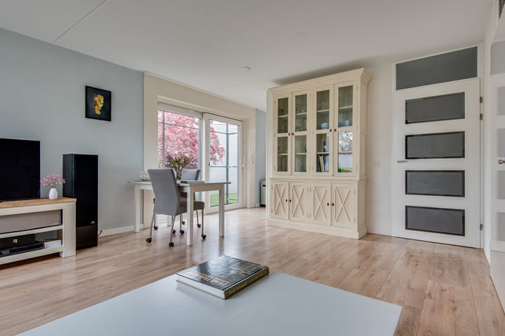 Foto 3 van Vierlanderstraat 2