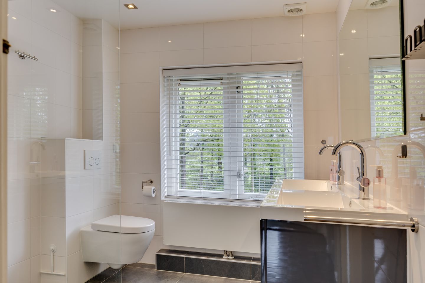 Foto 25 van Leusderweg 265