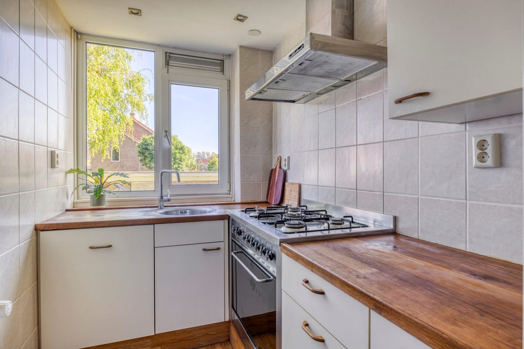 Photo 11 of Huissensestraat 107-1