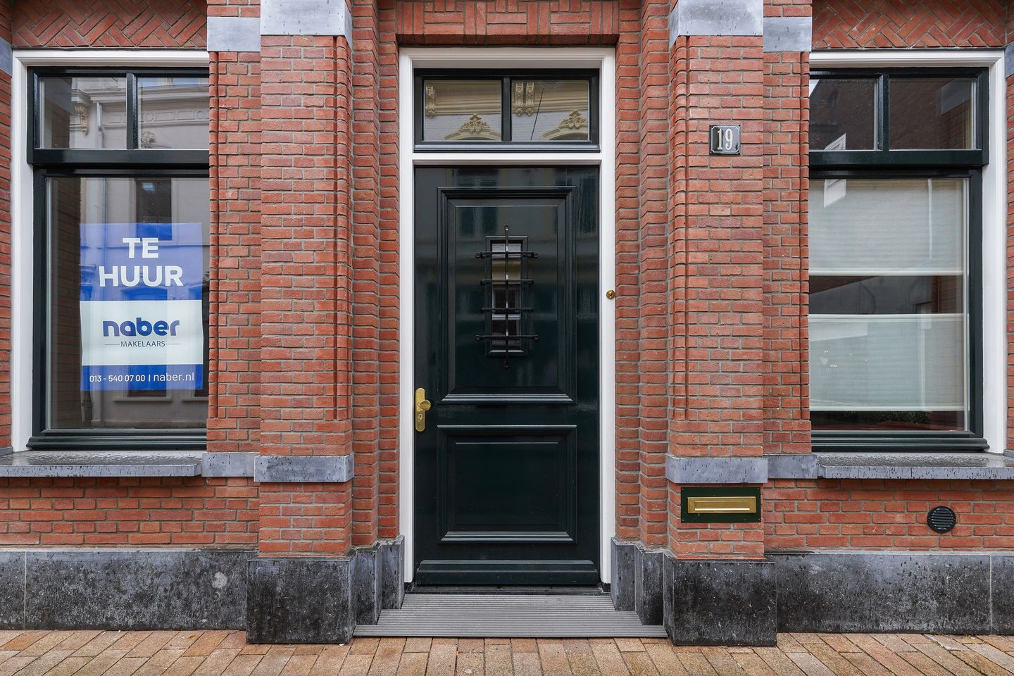 View photo 2 of Nieuwlandstraat 19