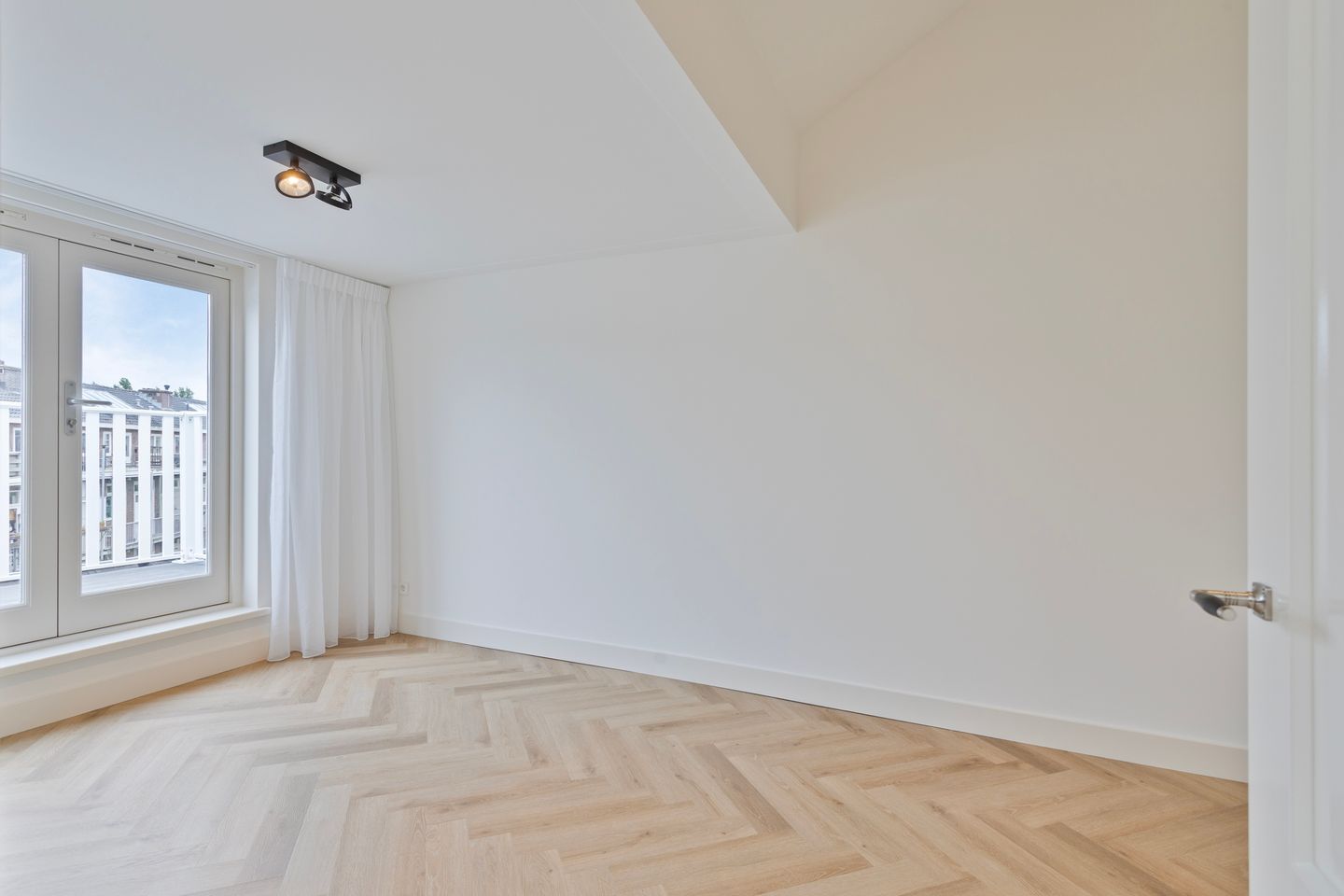 Foto 10 van Kinderdijkstraat 34-3