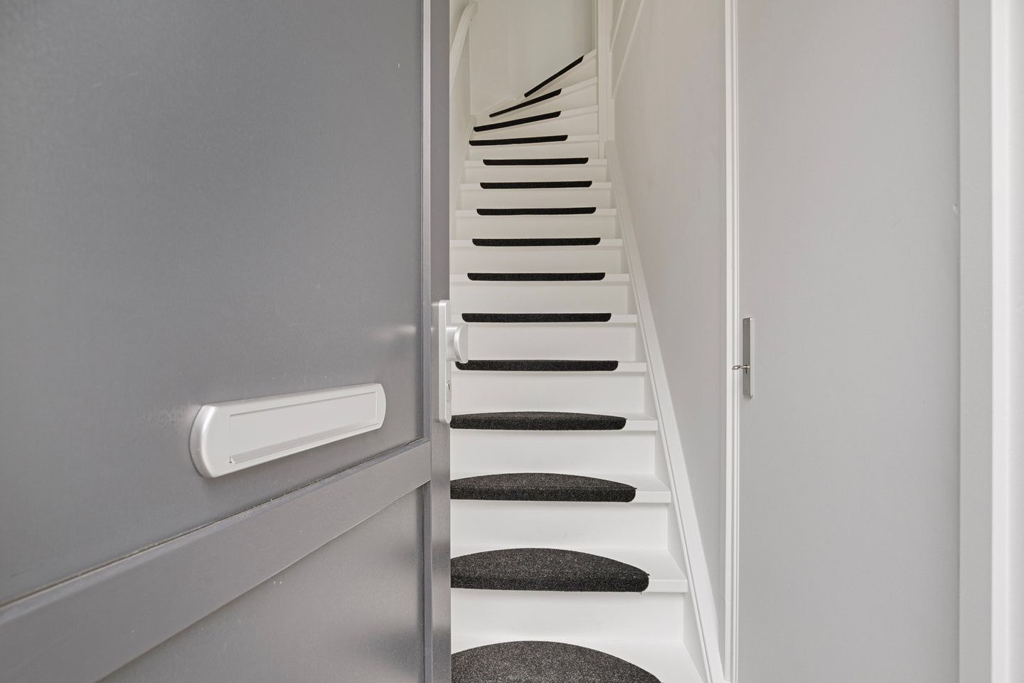 Photo 5 of Achterkerkstraat 30-A