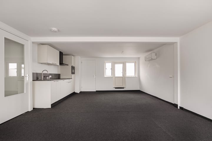 Photo 9 of Achterkerkstraat 30-A