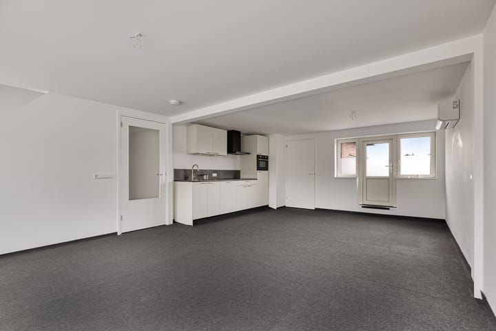 Photo 10 of Achterkerkstraat 30-A