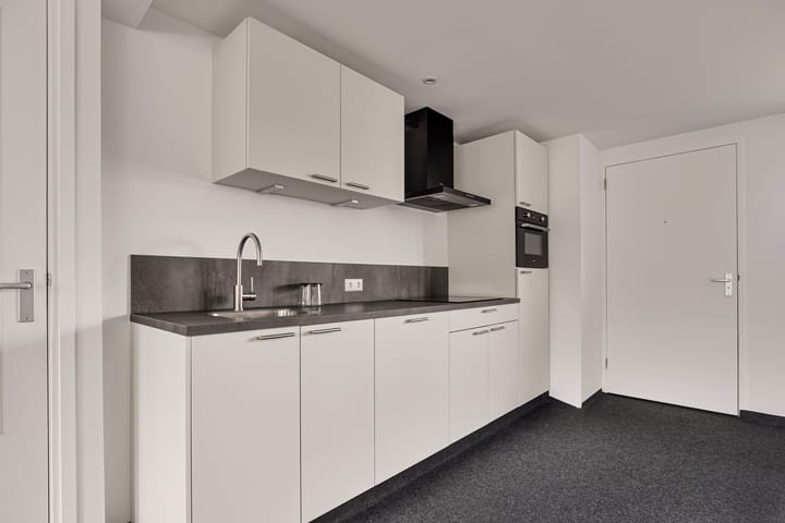 Photo 12 of Achterkerkstraat 30-A