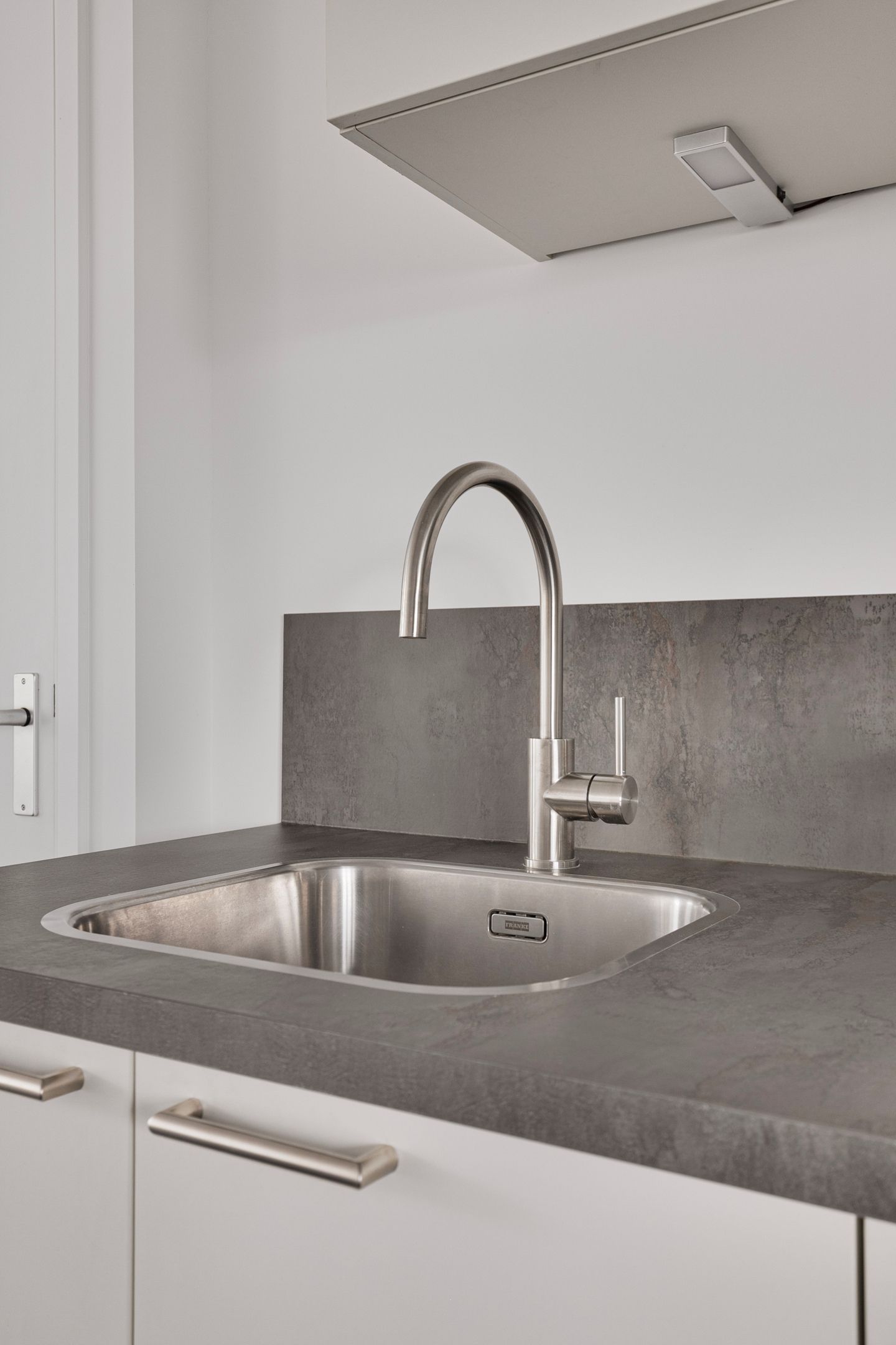 Photo 14 of Achterkerkstraat 30-A