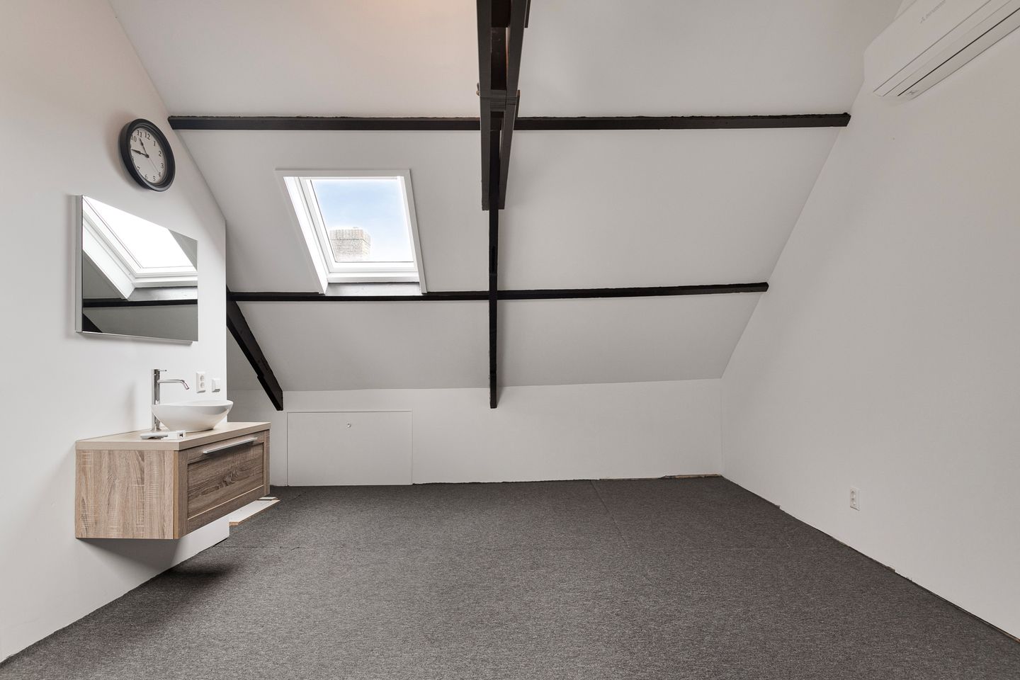 Photo 19 of Achterkerkstraat 30-A