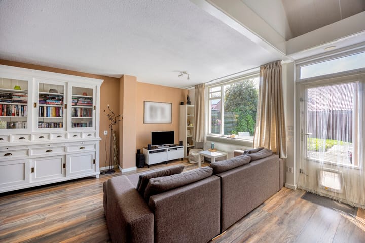 Photo 12 of Jachtwagenstraat 17