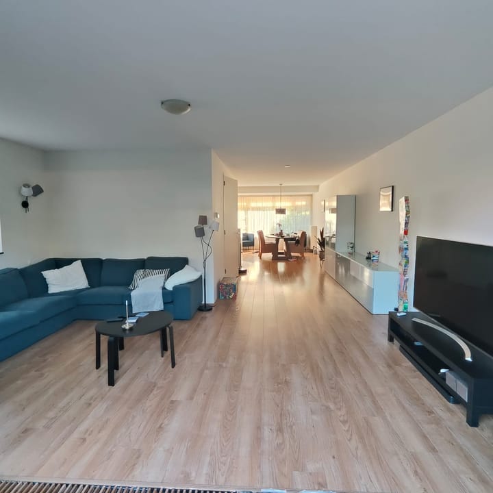 Foto 7 van Vrouw Avenweg 261