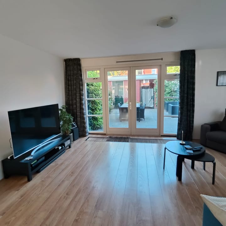 Foto 15 van Vrouw Avenweg 261