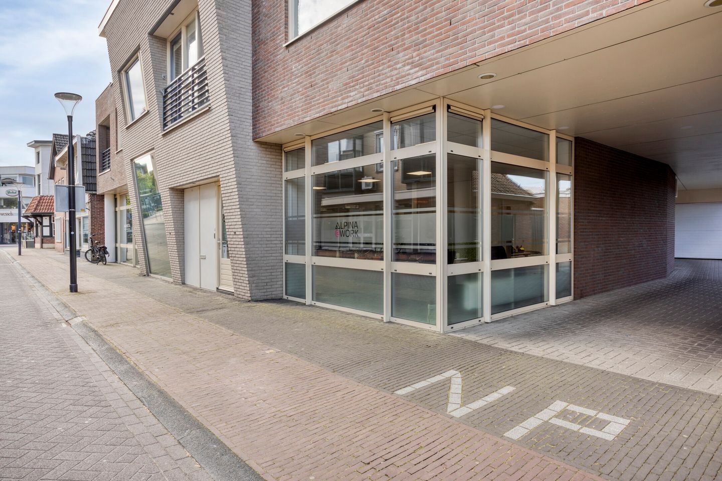 Bekijk foto 3 van Bouwstraat 7
