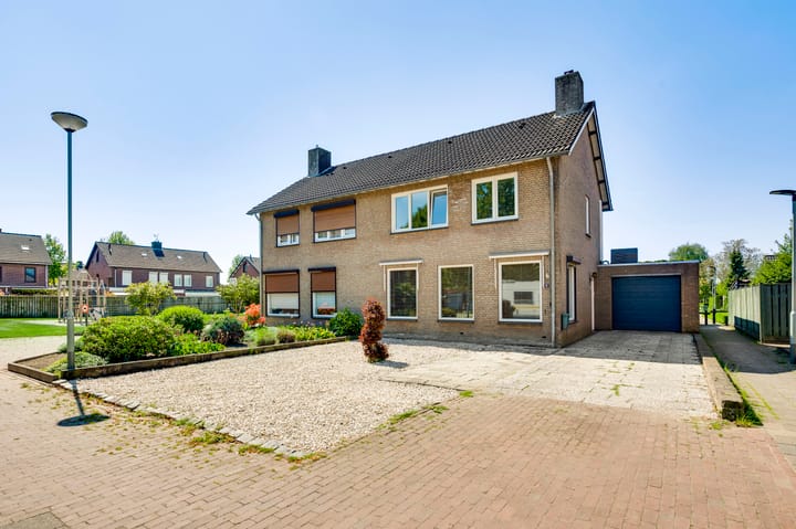 Foto 1 van Azaleastraat 22