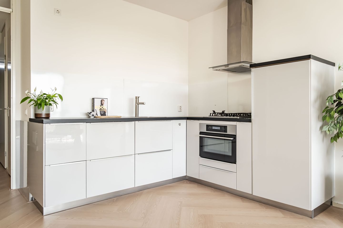 Foto 19 van Pieter van Musschenbroekstraat 97