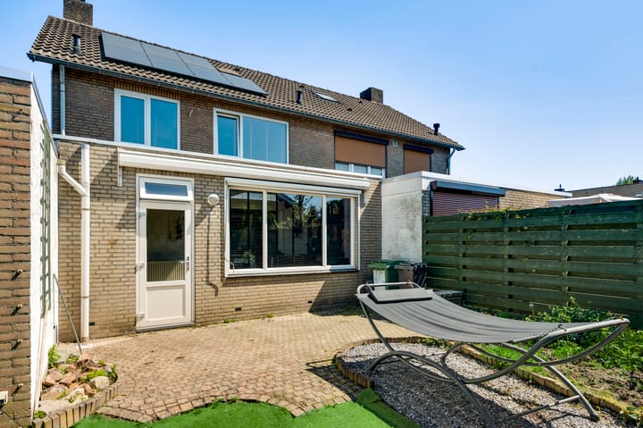 Foto 23 van Azaleastraat 22