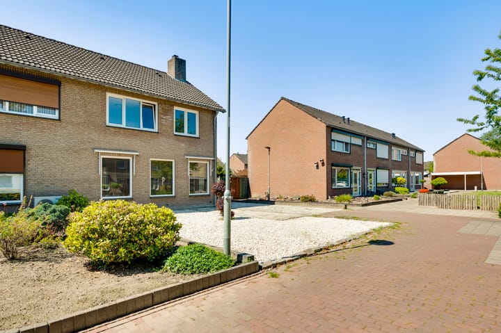 Foto 25 van Azaleastraat 22