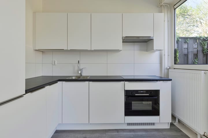 Photo 9 of Ferdinand Huyckstraat 19