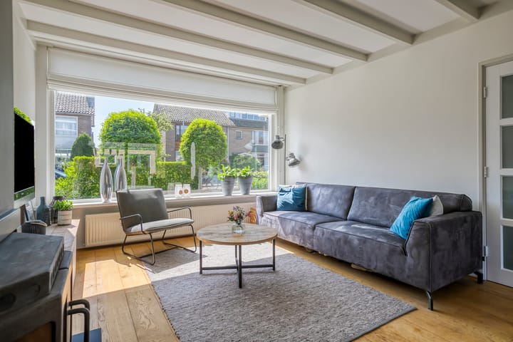 Foto 3 van Esdoornlaan 6