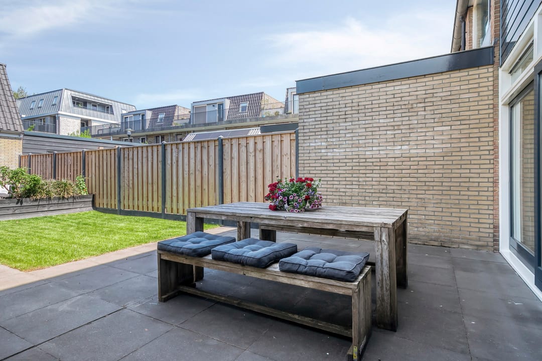 Foto 22 van Esdoornlaan 6