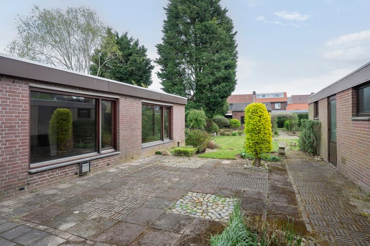 Foto 41 van Burgemeester van de Loostraat 12