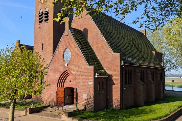 Kapelstreek 223, Sloten