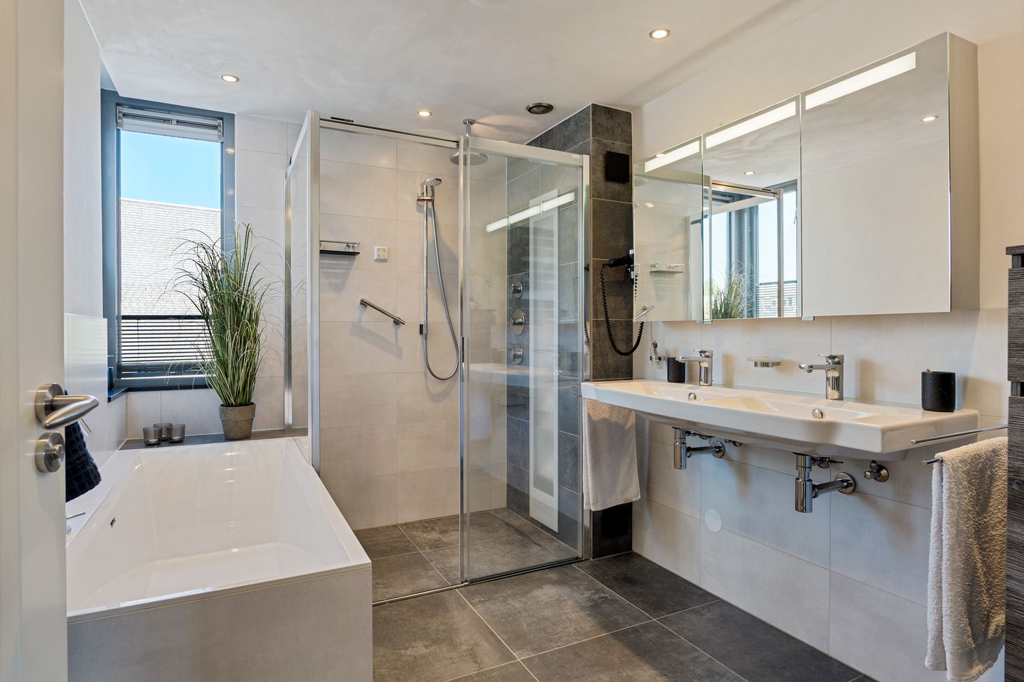 Foto 55 van Goudenregenzoom 142