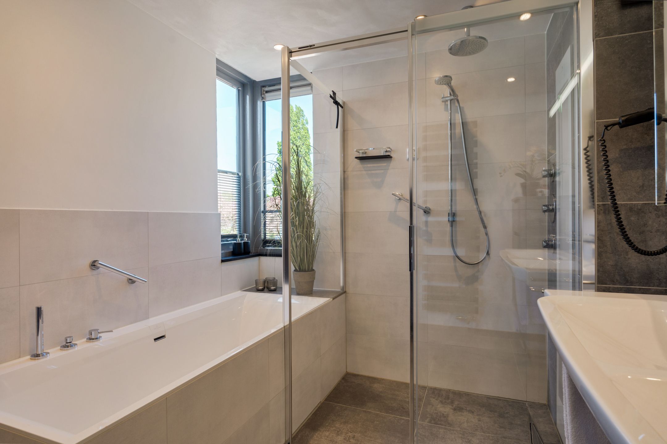 Foto 57 van Goudenregenzoom 142