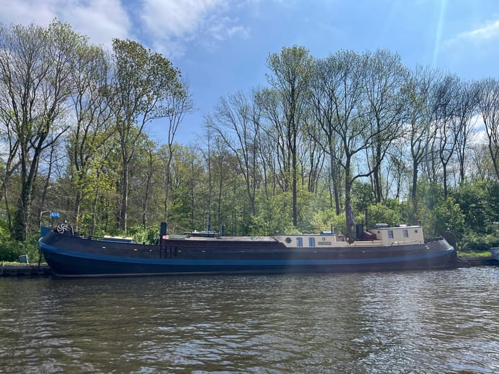 Schipholdijk 8